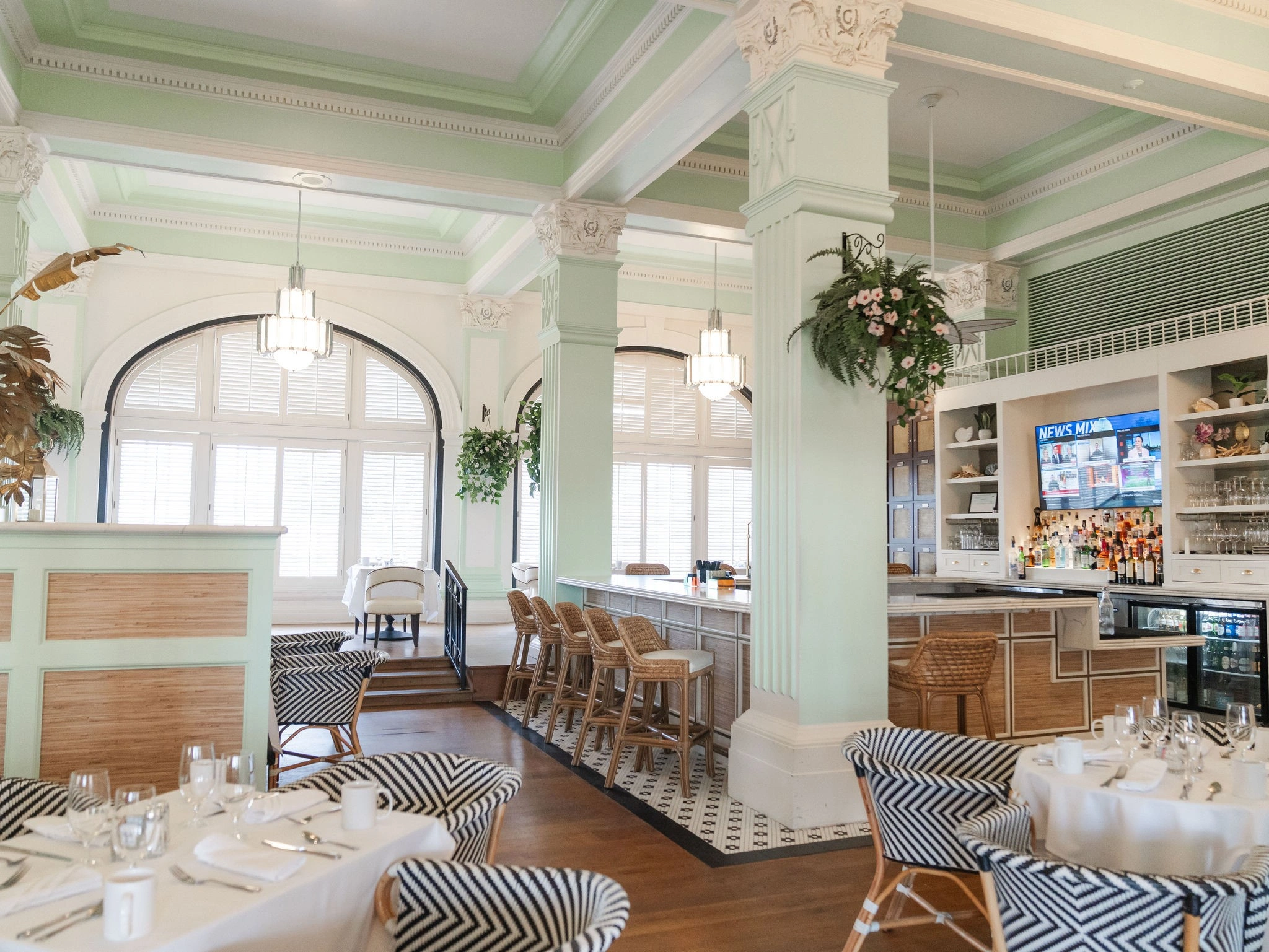 Classic Oyster Bar at Grand Galvez